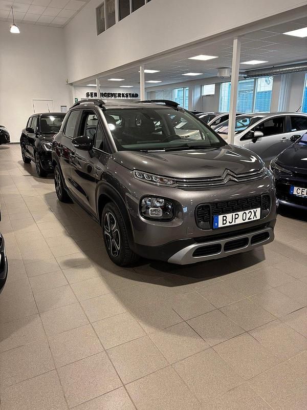 Grå Begagnad 2021 Citroën C3 Aircross SUV | 139 900 kr (Marknadspris) - Bild 1/1