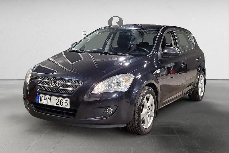 Svart Begagnad 2007 Kia Ceed EX Halvkombi | 49 900 kr (Lite dyr) - Bild 1/3