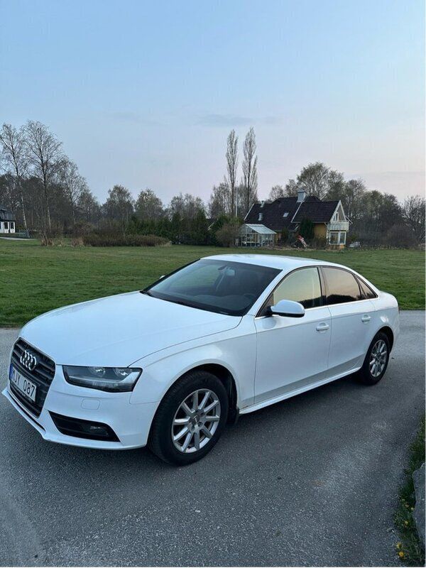 Vit Begagnad 2013 Audi A4 Sedan | 85 000 kr (Marknadspris) - Bild 1/4