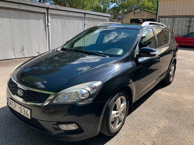 Svart Begagnad 2010 Kia Ceed Sportswagon Kombi | 49 500 kr (Bra pris) - Bild 1/4