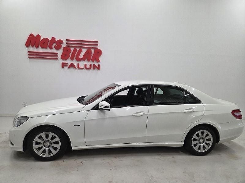 Begagnad Mercedes E200 Classic 136 HK (100 kW) 2013 Vit Sedan