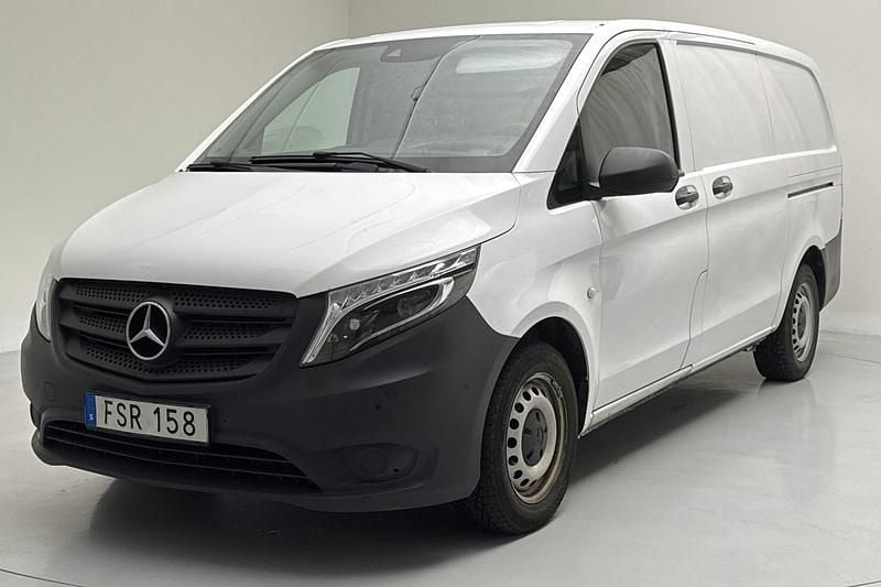 Vit Begagnad 2018 Mercedes Vito | 199 000 kr (Superpris) - Bild 1/4