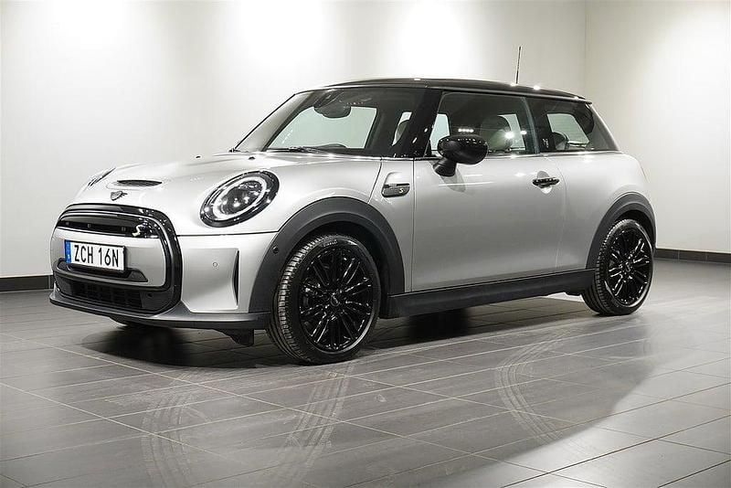 Begagnad Mini Cooper 135 kW (184 HK) 2023 Grå Halvkombi