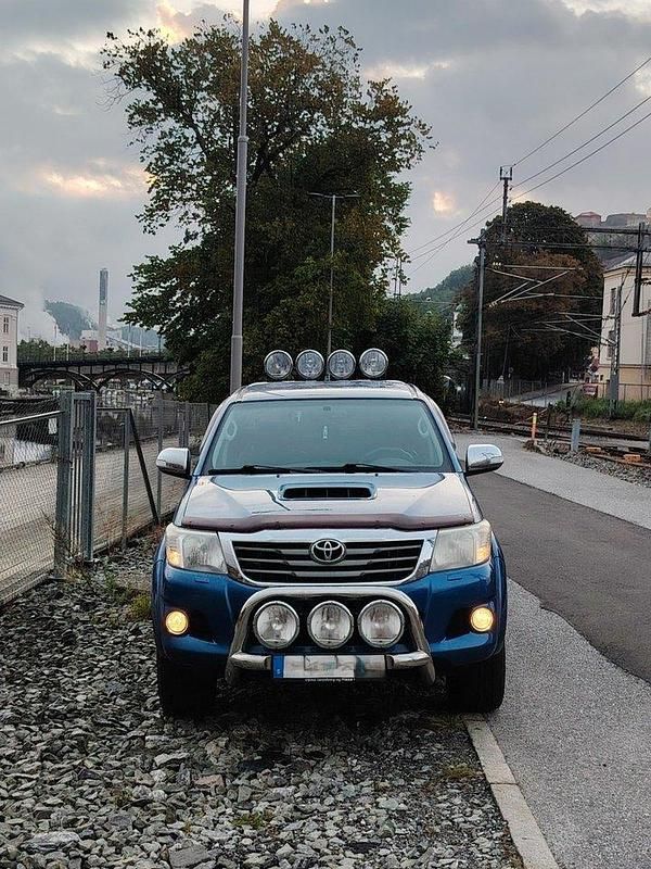Blå Begagnad 2013 Toyota HiLux Pickup | 181 000 kr (Bra pris) - Bild 1/4