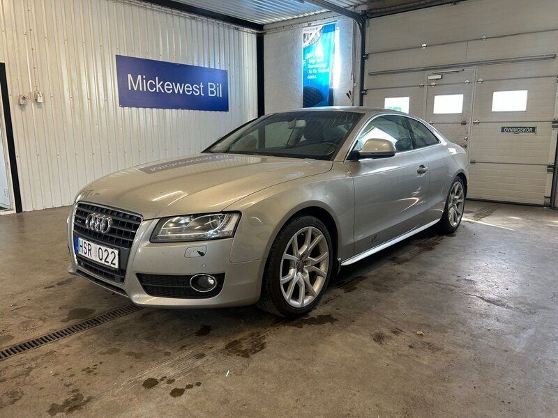 Silver Begagnad 2009 Audi A5 Comfort Sportkupé | 69 900 kr (Lite dyr) - Bild 1/4
