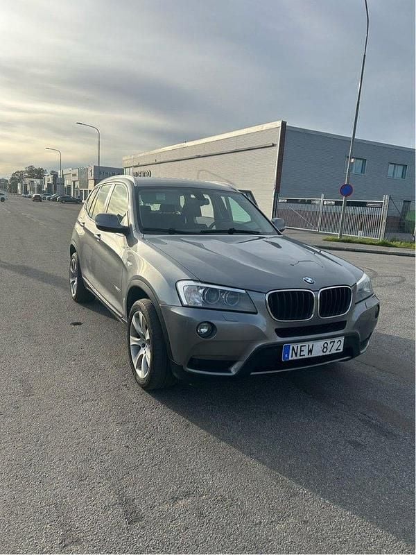 Grå Begagnad 2013 BMW X3 SUV | 124 000 kr (Bra pris) - Bild 1/4