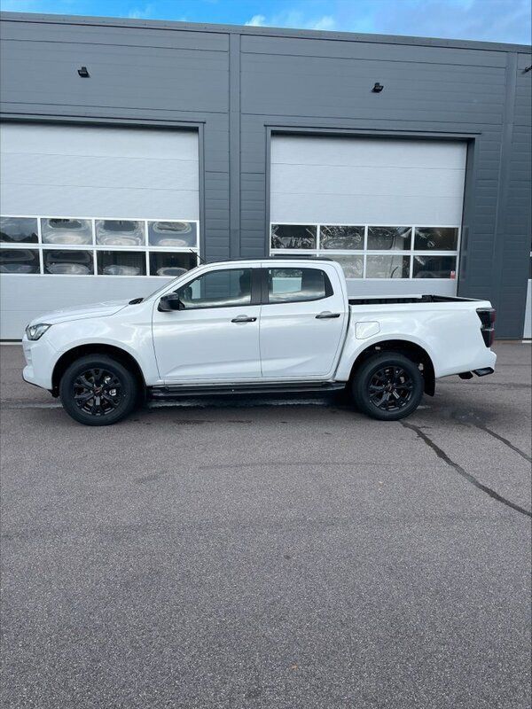 Vit Begagnad 2023 Isuzu D-Max Pickup | 656 250 kr (Marknadspris) - Bild 1/4