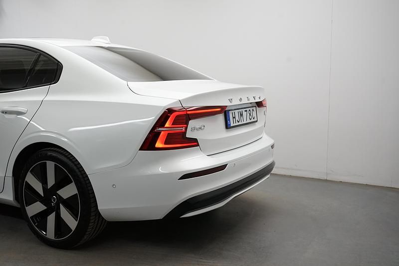 Begagnad Volvo S60 Plus 349 HK (256 kW) 2024 Vit Sedan