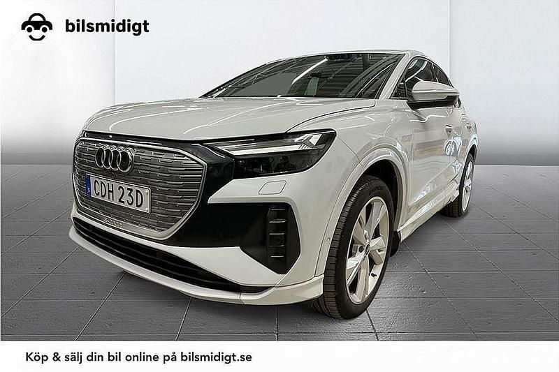Vit Begagnad 2022 Audi Q4 Sportback e-tron Proline SUV | 452 800 kr (Marknadspris) - Bild 1/3