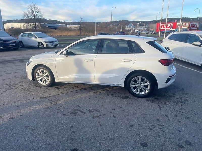 Begagnad Audi A3 Advanced 204 HK (150 kW) 2022 Vit Sedan