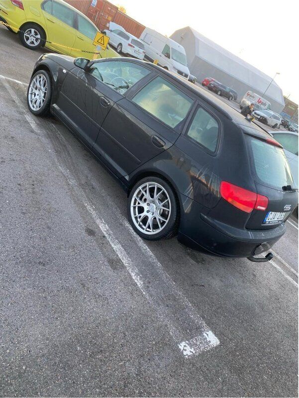 Svart Begagnad 2006 Audi A3 Sportback Comfort Halvkombi | 40 000 kr (Superpris) - Bild 1/4