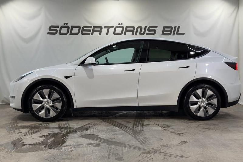 Begagnad Tesla Model Y Long Range AWD 378 kW (514 HK) 2022 Vit SUV