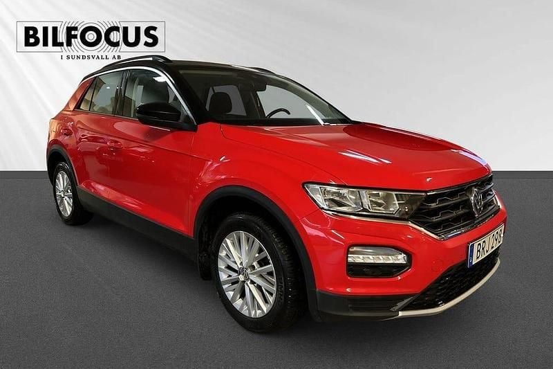 Röd Begagnad 2018 VW T-Roc SUV | 159 000 kr (Lite dyr) - Bild 1/4