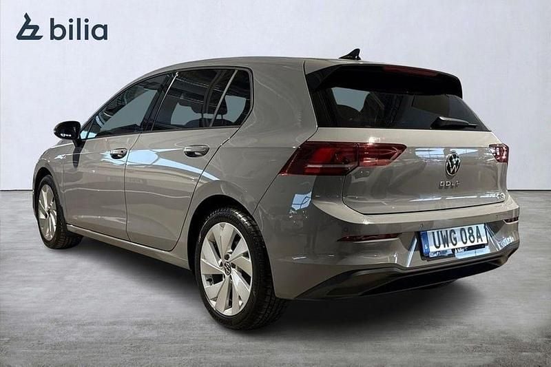 Begagnad VW Golf VIII 151 HK (111 kW) 2024 Grå Halvkombi