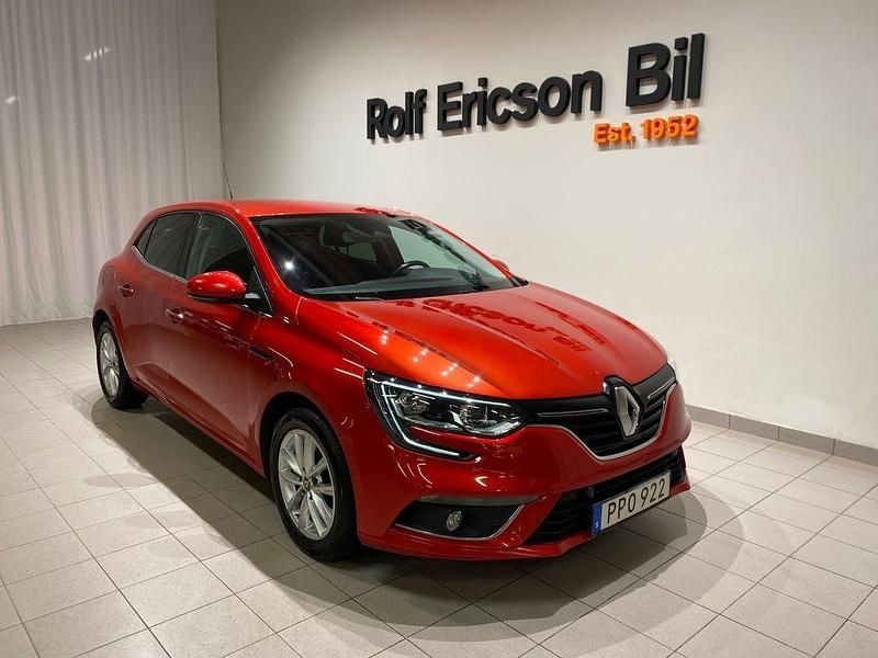 Röd Begagnad 2016 Renault Mégane III Zen Halvkombi | 99 500 kr (Marknadspris) - Bild 1/4