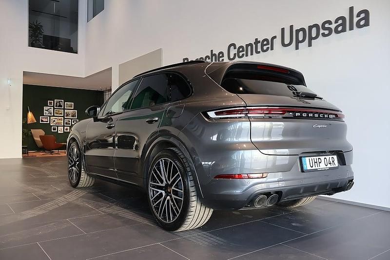 Begagnad Porsche Cayenne 305 HK (224 kW) 2025 Grå SUV