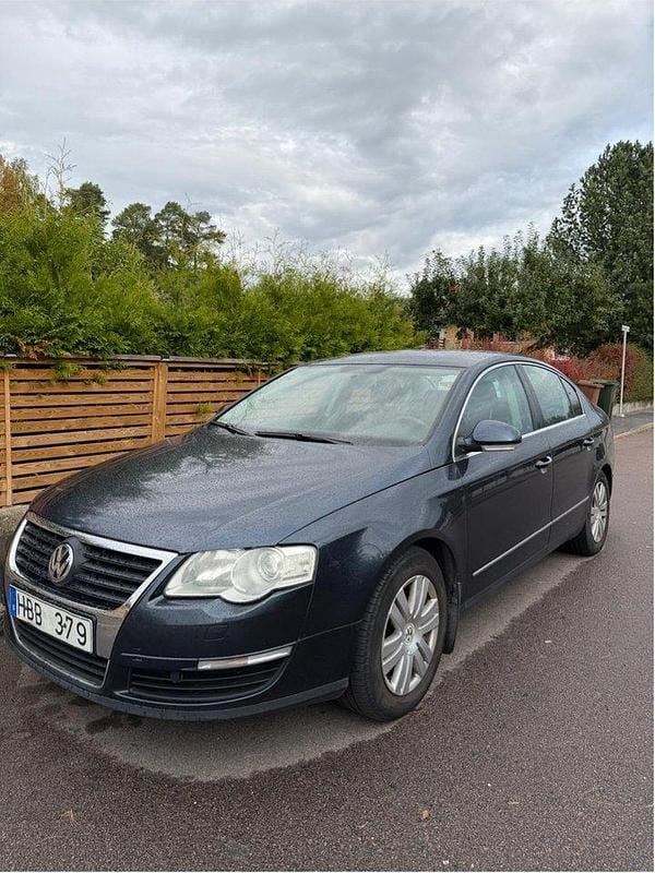 Grå Begagnad 2008 VW Passat Sportline Sedan | 21 000 kr (Bra pris) - Bild 1/4