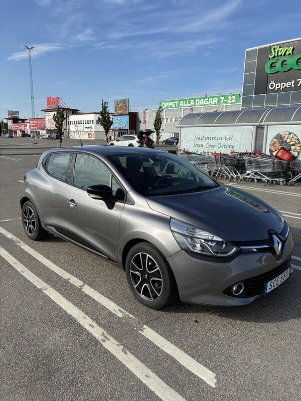 Grå Begagnad 2015 Renault Clio IV Halvkombi | 84 000 kr (Marknadspris) - Bild 1/4