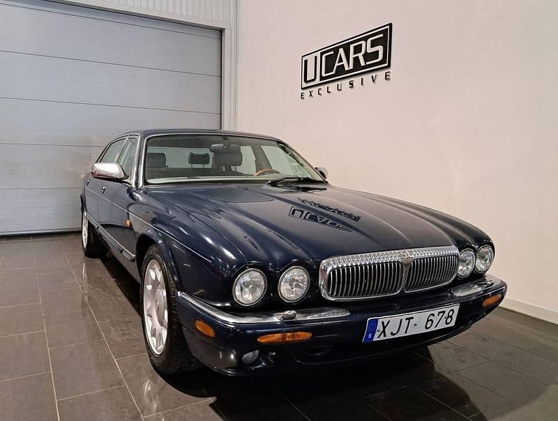 Begagnad Jaguar XJ 363 HK (266 kW) 1998 Mörkblå Sedan