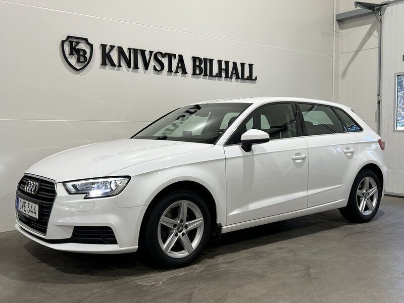 Vit Begagnad 2018 Audi A3 Sportback Proline Halvkombi | 158 800 kr (Marknadspris) - Bild 1/4