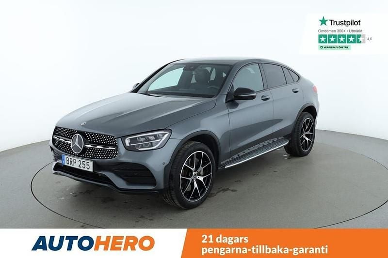 Grå Begagnad 2022 Mercedes GLC300e Sportkupé | 499 000 kr (Marknadspris) - Bild 1/4