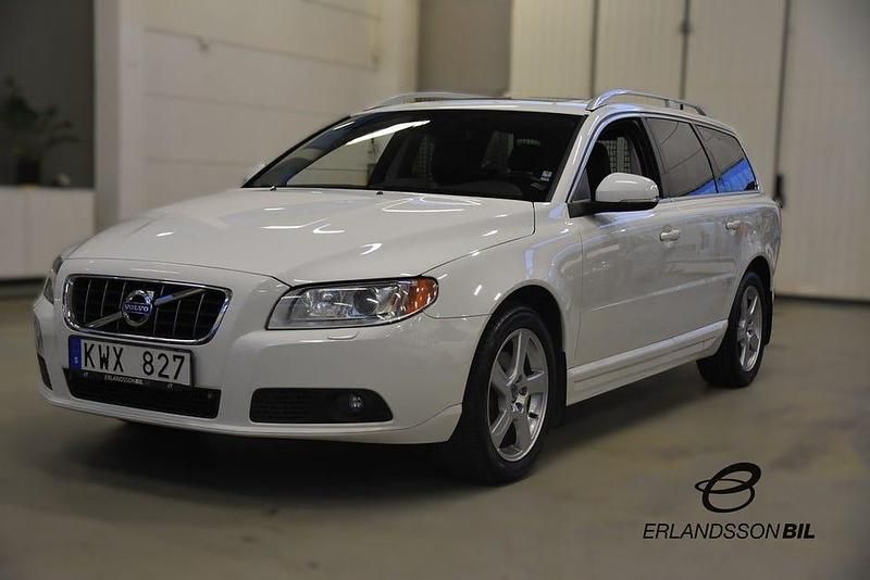 Vit Begagnad 2012 Volvo V70 Summum Kombi | 129 900 kr (Lite dyr) - Bild 1/4