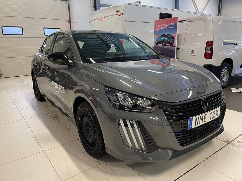 Grå Begagnad 2024 Peugeot 208 Halvkombi | 190 000 kr (Marknadspris) - Bild 1/4