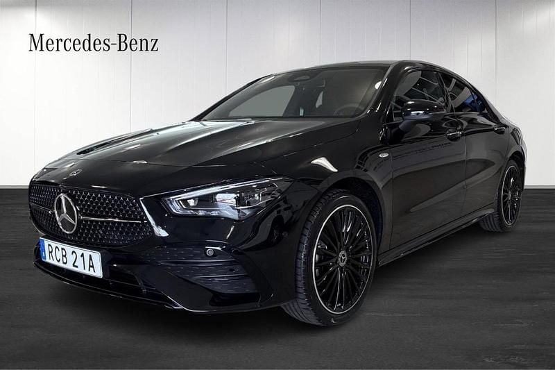 Begagnad 2025 Mercedes CLA250e Premium Sedan | 544 900 kr - Bild 1/4