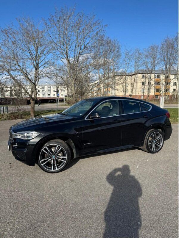 Svart Begagnad 2017 BMW X6 M Sport SUV | 399 000 kr (Marknadspris) - Bild 1/4