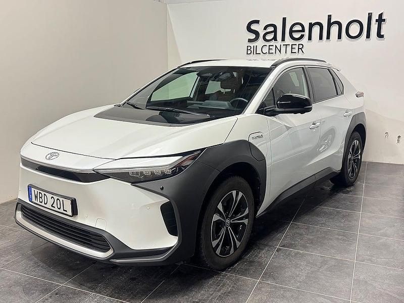 Begagnad Toyota bZ4X Executive 164 kW (224 HK) 2023 Vit SUV