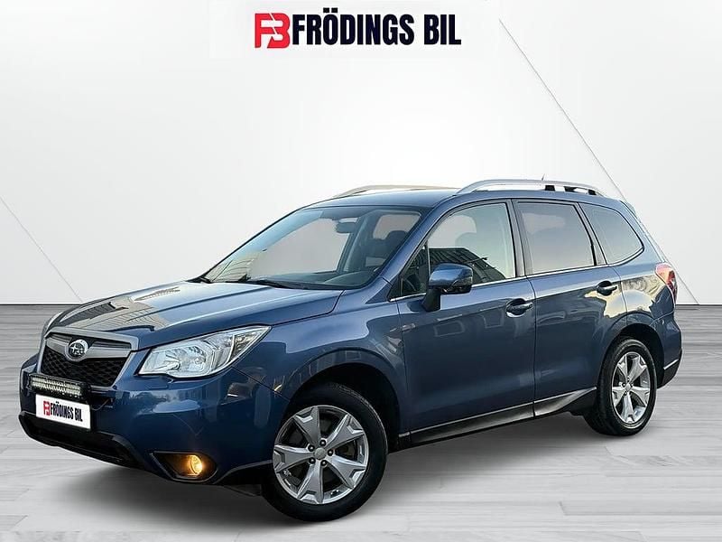 Mörkblå (blå) Begagnad 2013 Subaru Forester SUV | 64 900 kr (Marknadspris) - Bild 1/4