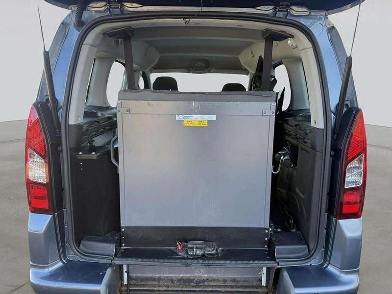 Begagnad Peugeot TePee 92 HK (67 kW) 2012 Grå