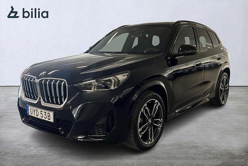 Svart Begagnad 2025 BMW X1 M Sport SUV | 459 900 kr (Lite dyr) - Bild 1/4
