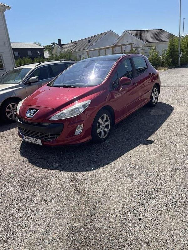 Röd Begagnad 2008 Peugeot 308 Halvkombi | 13 500 kr (Superpris) - Bild 1/4