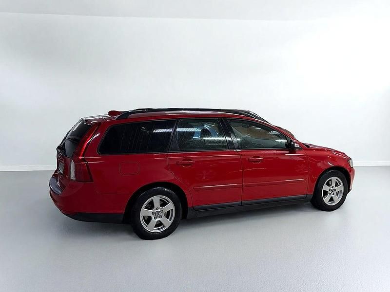 Begagnad Volvo V50 125 HK (91 kW) 2008 Röd Kombi