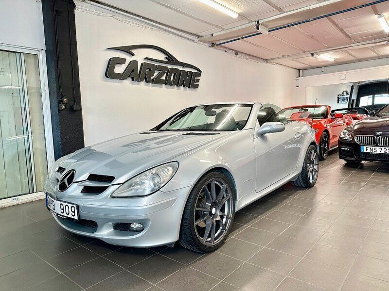 Silver Begagnad 2005 Mercedes SLK200 Cab | 114 900 kr (Bra pris) - Bild 1/4