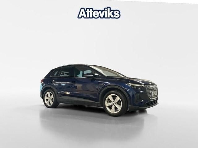 Begagnad Audi Q4 e-tron 150 kW (204 HK) 2022 Navarrablå metallic SUV