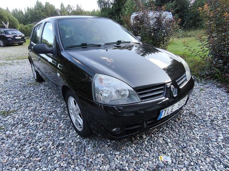 Svart Begagnad 2007 Renault Clio R.S. Halvkombi | 29 000 kr (Marknadspris) - Bild 1/4
