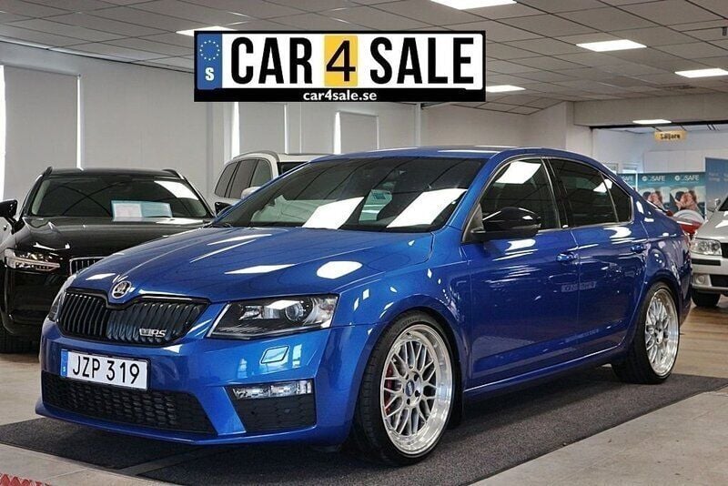 Blå Begagnad 2015 Skoda Octavia RS Halvkombi | 179 900 kr (Lite dyr) - Bild 1/4