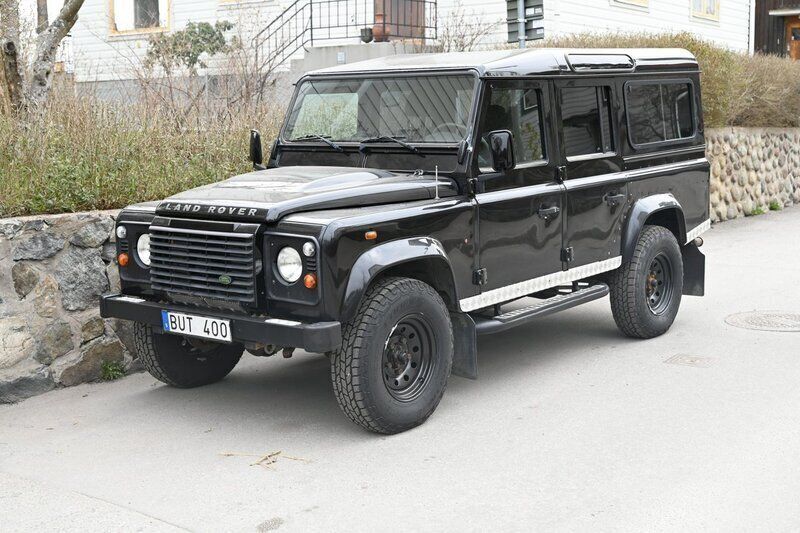 Svart Begagnad 2010 Land Rover Defender SUV | 275 000 kr (Bra pris) - Bild 1/4