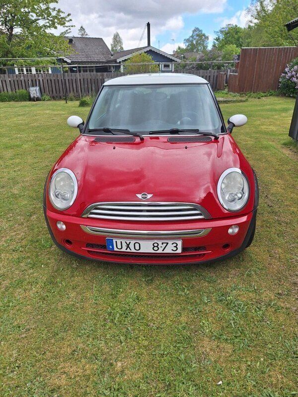 Begagnad 2006 Mini Cooper Halvkombi | 42 000 kr (Marknadspris) - Bild 1/4