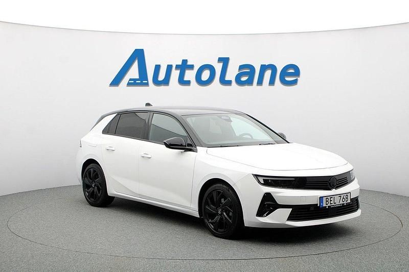 Vit Begagnad 2024 Opel Astra Halvkombi | 249 900 kr (Marknadspris) - Bild 1/3
