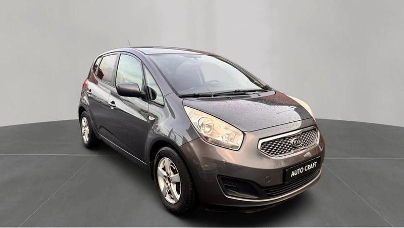 Begagnad Kia Venga 90 HK (66 kW) 2010 Grå Halvkombi