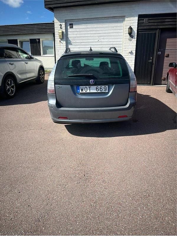 Grå Begagnad 2007 Saab 9-3 Linear Kombi | 10 000 kr (Superpris) - Bild 1/4