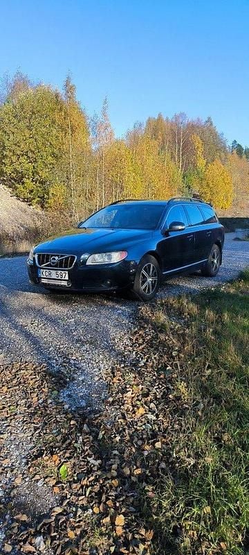 Blå Begagnad 2010 Volvo V70 Momentum Kombi | 58 000 kr (Superpris) - Bild 1/4