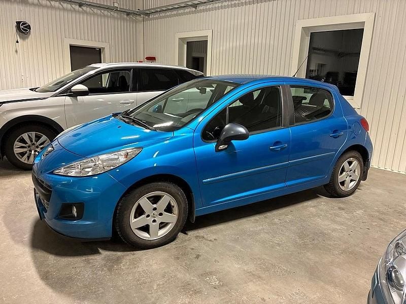 Begagnad Peugeot 207 92 HK (67 kW) 2011 Blå Halvkombi