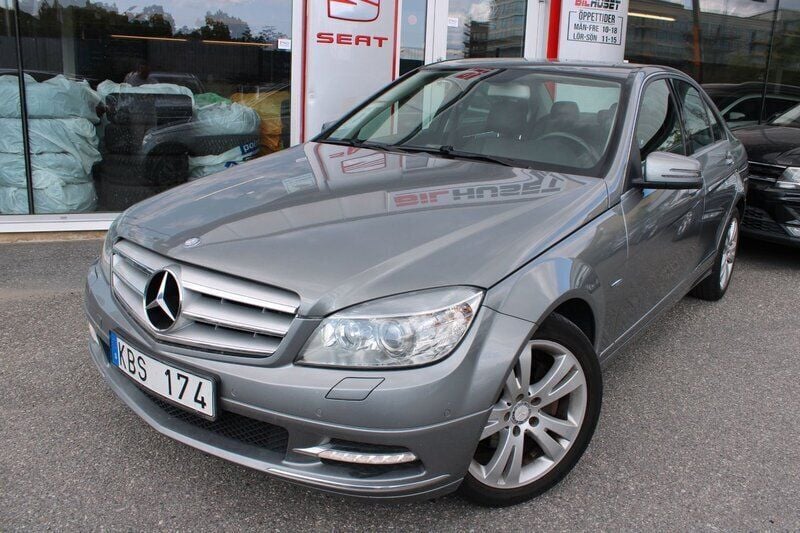 Silver Begagnad 2011 Mercedes C220 Avantgarde Sedan | 109 900 kr (Marknadspris) - Bild 1/4