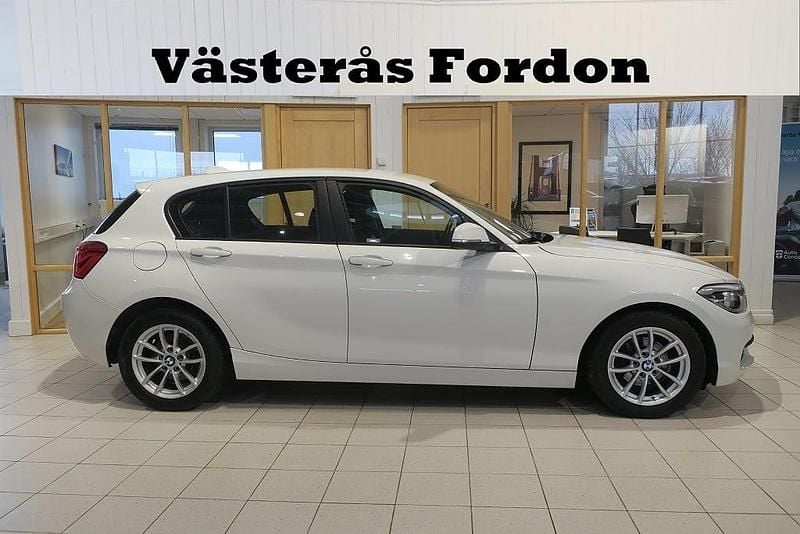 Begagnad BMW 118 Advantage 136 HK (100 kW) 2016 Vit Halvkombi