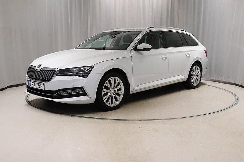 Begagnad 2021 Skoda Superb Style Kombi | 268 800 kr (Superpris) - Bild 1/4