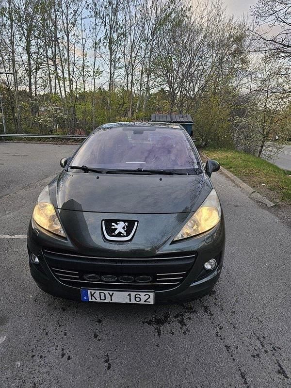Grå Begagnad 2009 Peugeot 207 Halvkombi | 29 999 kr (Marknadspris) - Bild 1/4